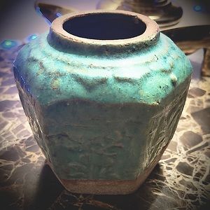 Antique Chinese Showman ware ginger jar late 19th century Shiwanzhen, Foshan.